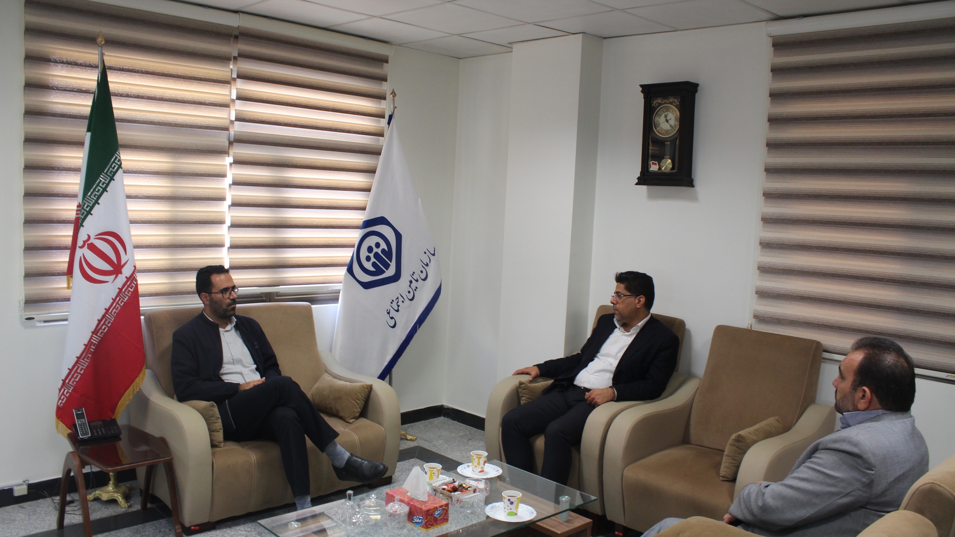 برگزاری نشست با مدیر درمان تامین اجتماعی استان