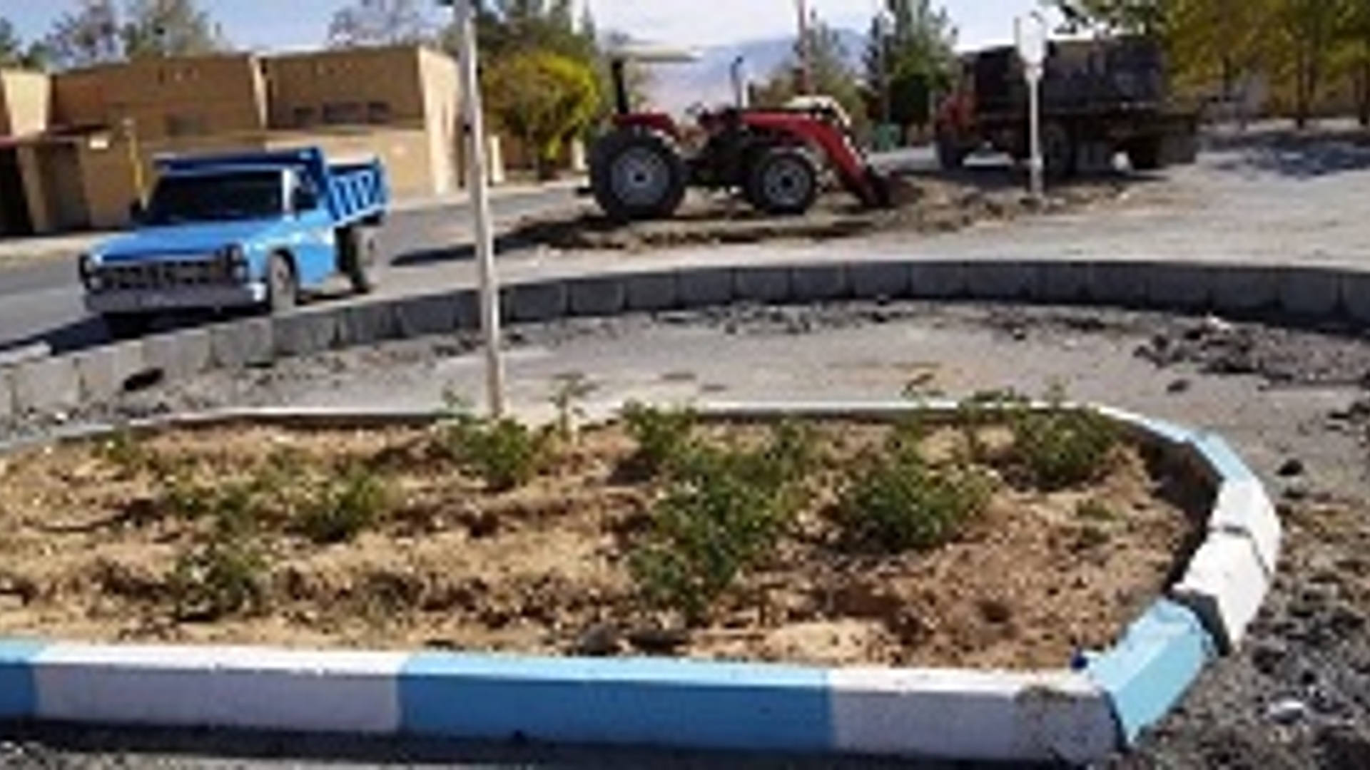 بازدید میدانی فرماندار شهرستان شازند از پروژه های عمرانی سطح شهر مهاجران