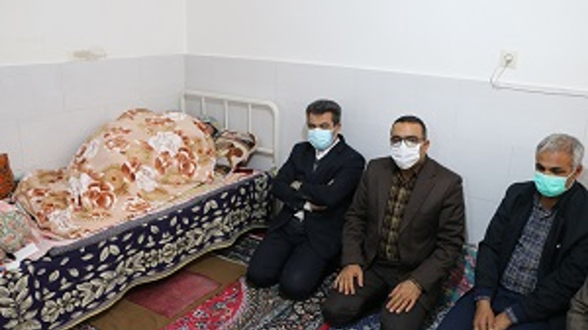 دیدار  فرماندار شهرستان شازند با خانواده های مددجوی کمیته امداد امام خمینی(ره) شهر شازند