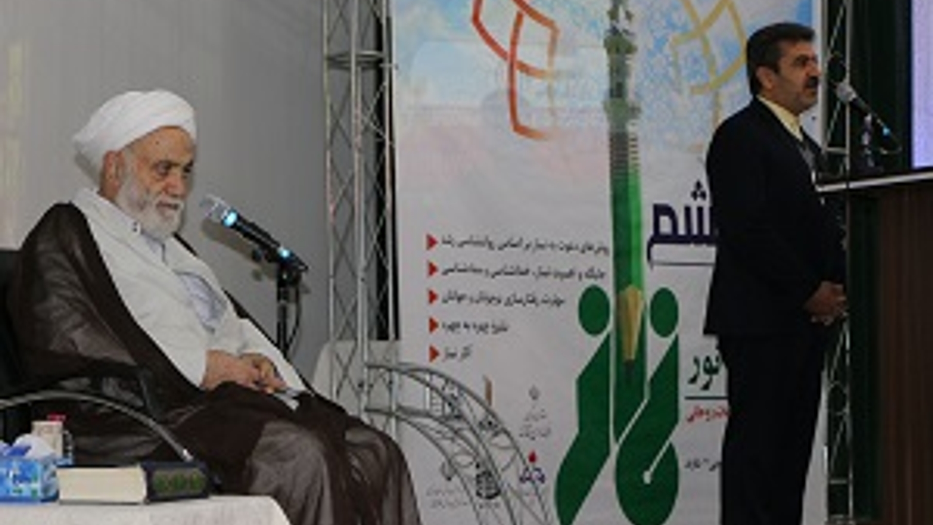 برگزاری دوره آموزشی سفیران نور در شهرستان شازند با حضور رئیس ستاد اقامه نماز کشور