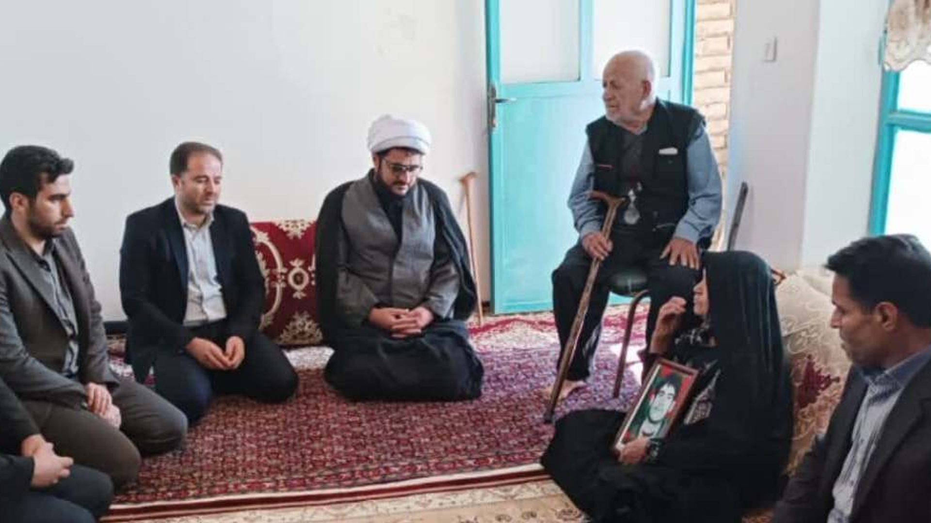 دیدار فرماندار خنداب با خانواده معظم شهیدان والامقام   " نعمت اله محمدی و محسن رستمی" در روستای دهسد