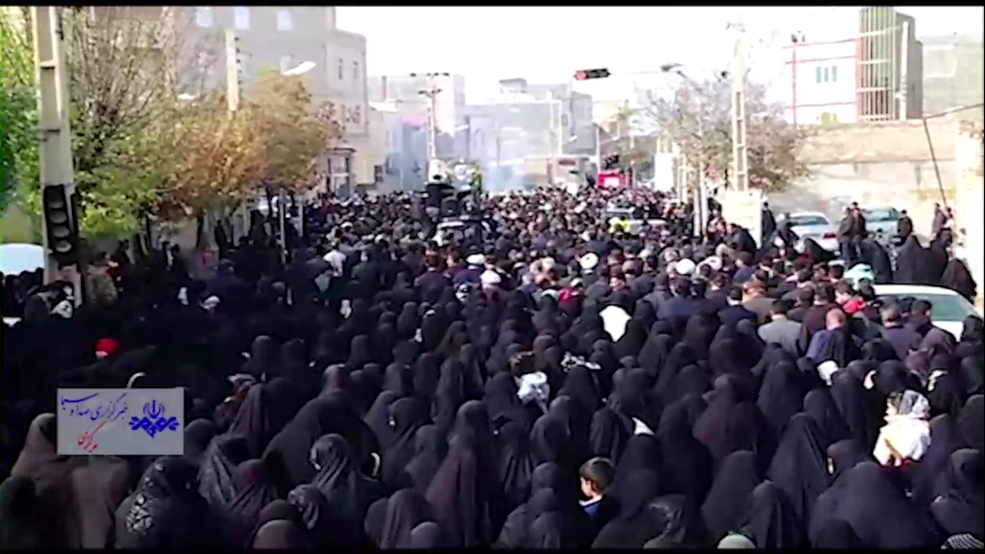 شرکت در مراسم تشییع پیکر شهیدان سلیمانی و اسدی در میلاجرد شهرستان کمیجان