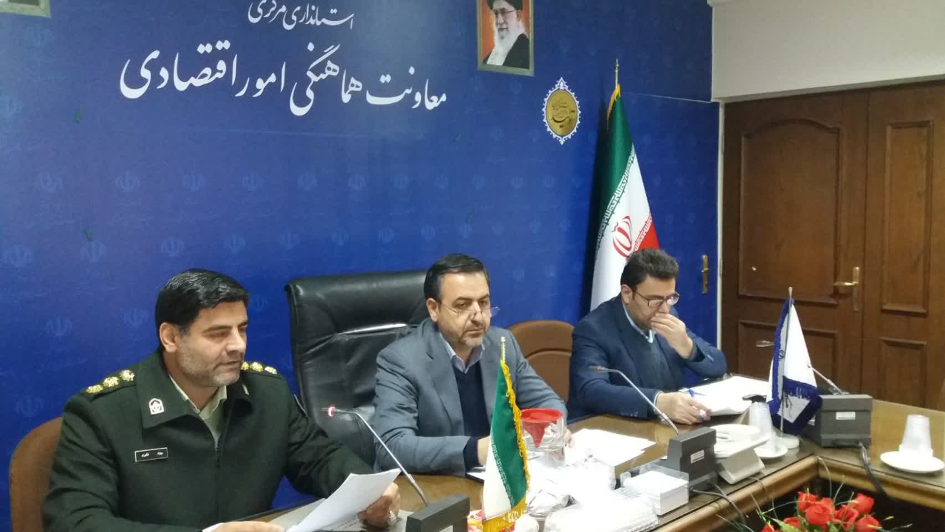 جلسه گروه کاری مهارت آموزی و اشتغال کارکنان وظیفه به ریاست میرزاخانی معاون هماهنگی امور اقتصادی و توسعه منطقه ای استاندار برگزار شد.
در این جلسه در مورد آخرین وضعیت برگزاری دوره های اموزش مهارتی سربازان وظیفه توسط یگان های نظامی و انتظامی و دستگاه های اجرایی ذیربط گزارشاتی ارائه و دستورالعمل های جدید طرح مهارت آموزی تا اشتغال کارکنان ارائه شد. و در خصوص تسهیلات جز 2 بند ب تبصره 16 اشتغالزایی سربازان منقضی خدمت اطلاع رسانی شد.

سه شنبه 1 آذر 1401