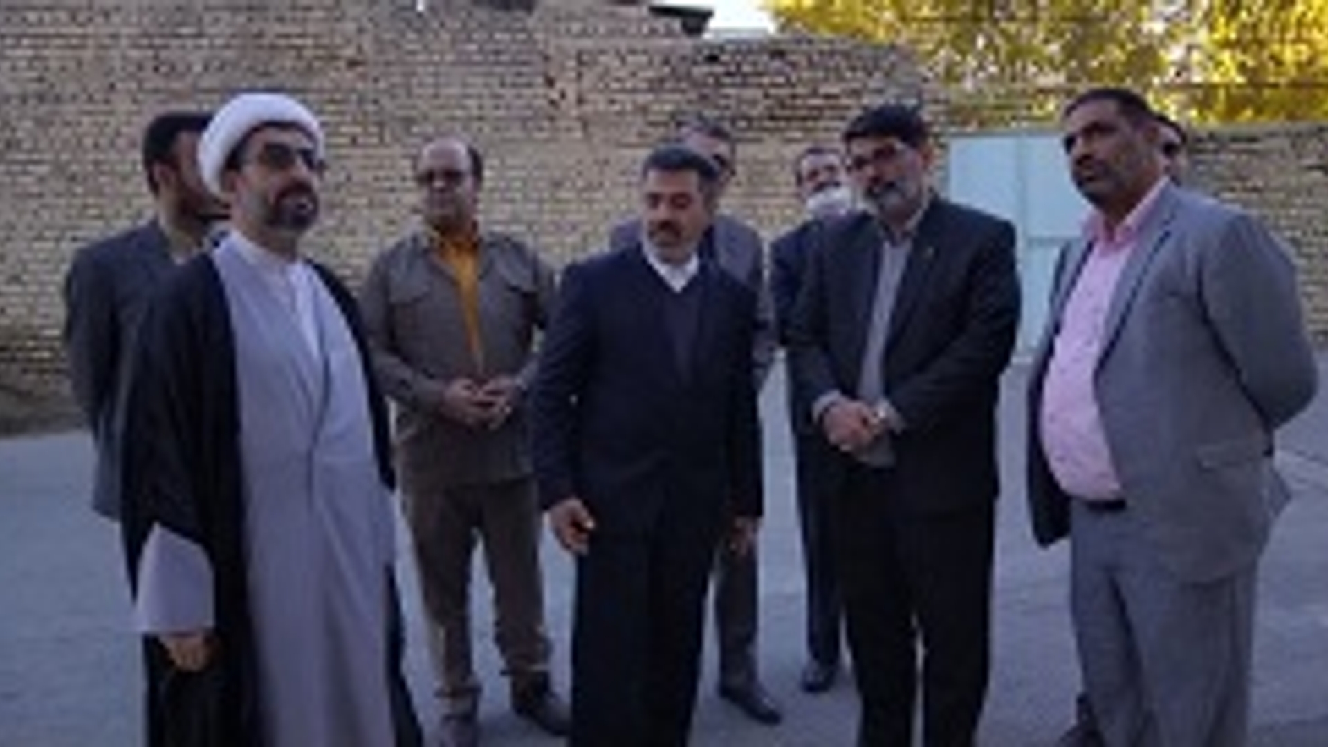 بازدید فرماندار شهرستان شازند و مدیرکل کمیته امداد امام خمینی (ره) استان مرکزی از اداره کمیته امداد بخش زالیان