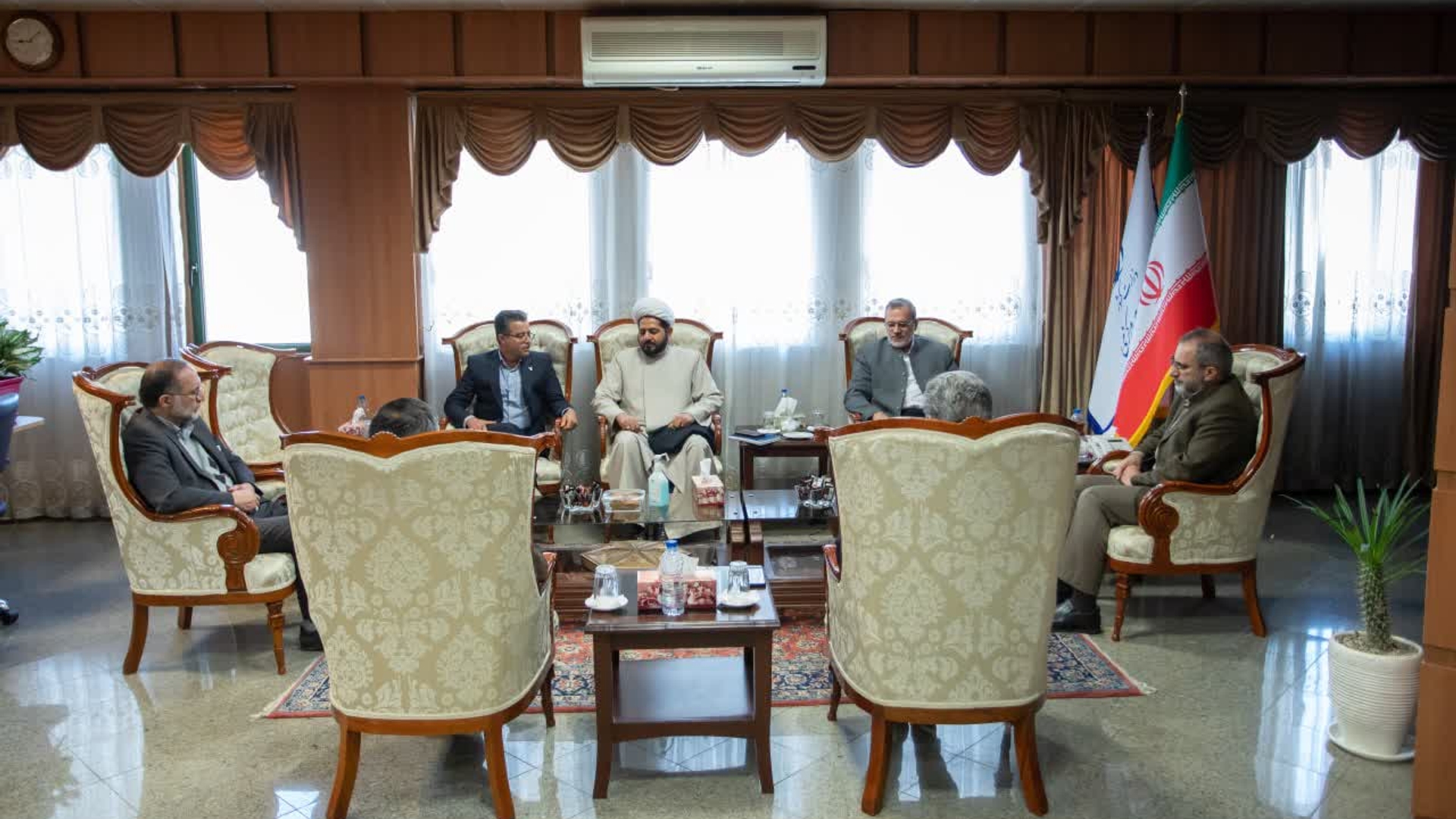 دیدار رییس مرکز حوزه ریاست دانشگاه آزاد کشور با استاندار