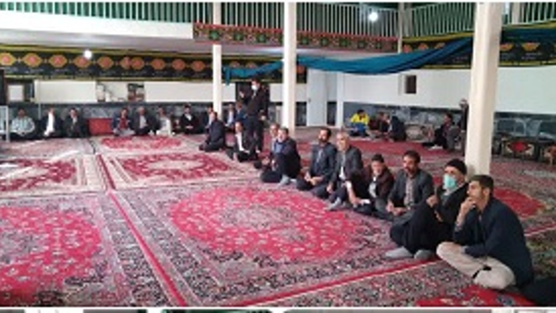 دیدار فرماندار شهرستان شازند و نماینده مردم در مجلس شورای اسلامی با اهالی روستای حاجی آباد