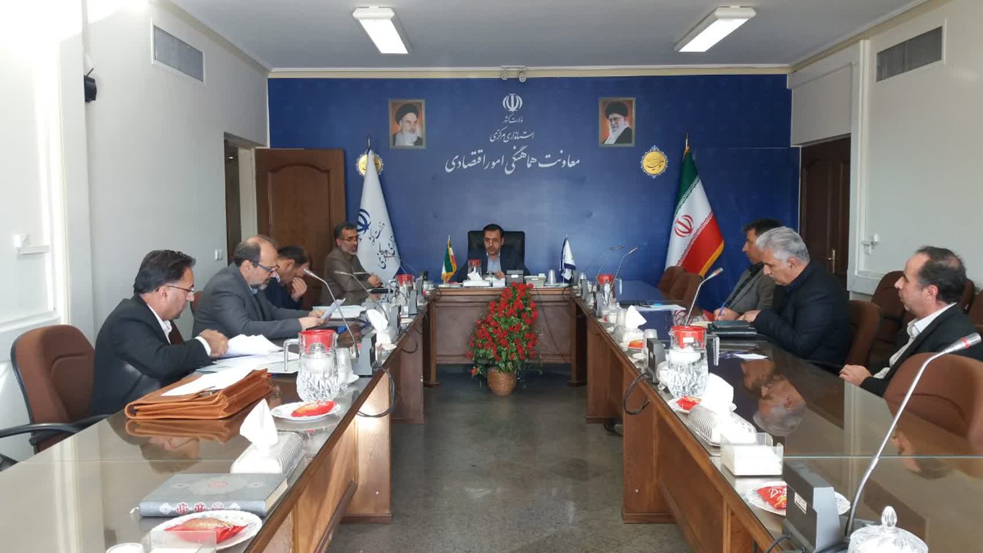 جلسه ای در خصوص استفاده از ظرفیت ناوگان خطوط ریلی در حمل و نقل بار به ریاست میرزاخانی معاون هماهنگی امور اقتصادی و توسعه منطقه ای استاندار و با حضور سرپرست دفتر هماهنگی امور اقتصادی و مدیران مربوطه برگزار شد.
یکشنبه ۶ آذر ۱۴۰۱