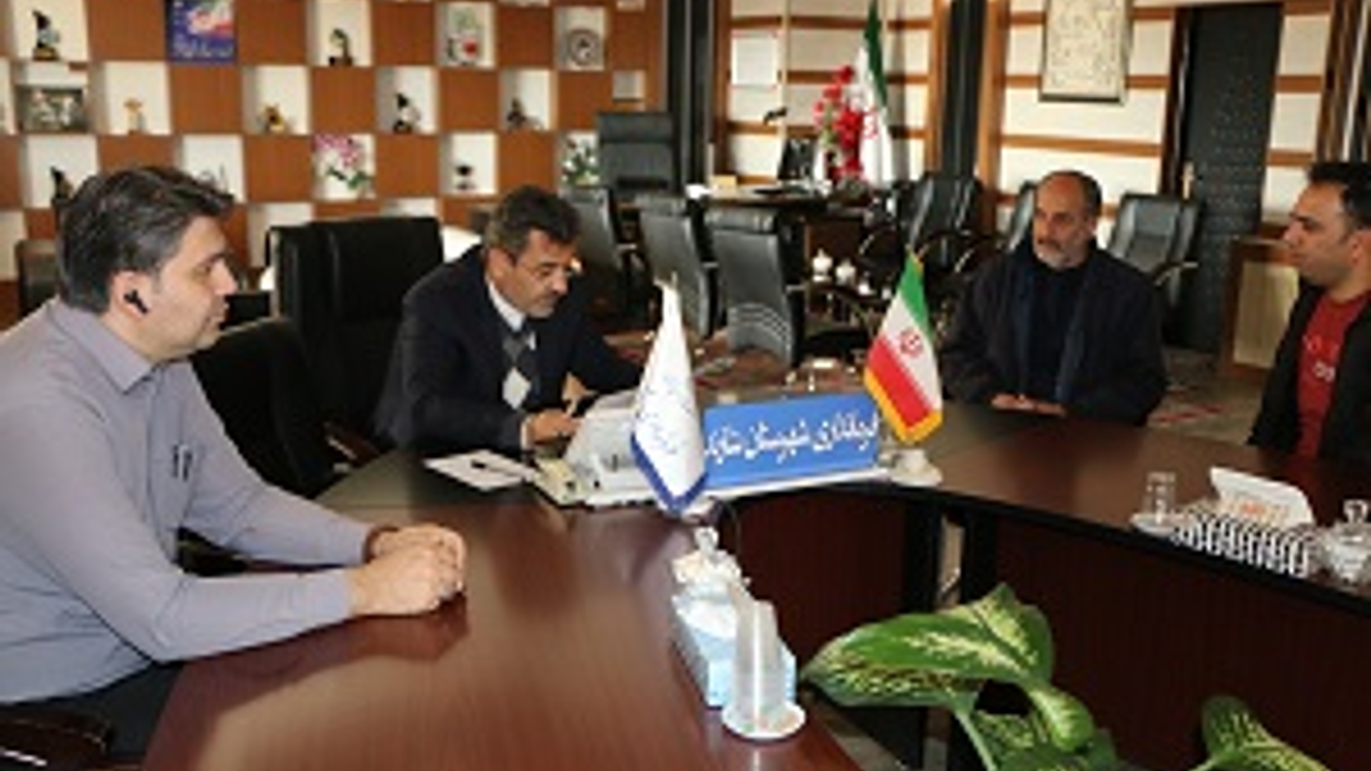 ملاقات مردمی فرماندار شهرستان شازند برگزار شد .