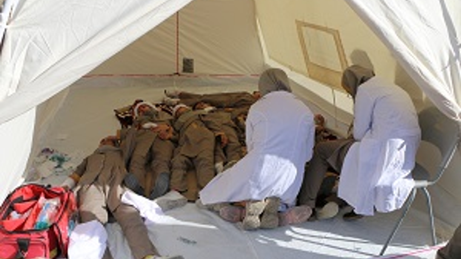 برگزاری مانور زلزله در مدرسه سمیه شهر شازند