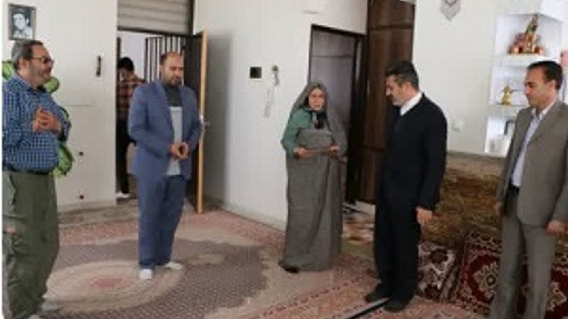 دیدار فرماندار شهرستان شازند با خانواده جانباز۷۰ درصد در شهر شهباز