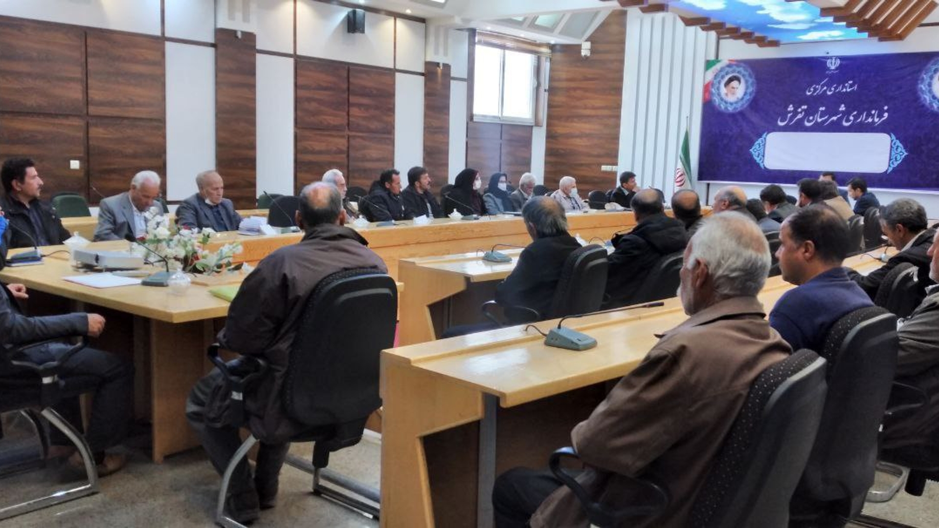 صبح امروز همایش روسای شوراهای اسلامی بخش مرکزی به ریاست محمدرضا رضایی فرماندار و با حضور محسن درودیان بخشدار مرکزی در محل سالن جلسات فرمانداری تشکیل گردید.