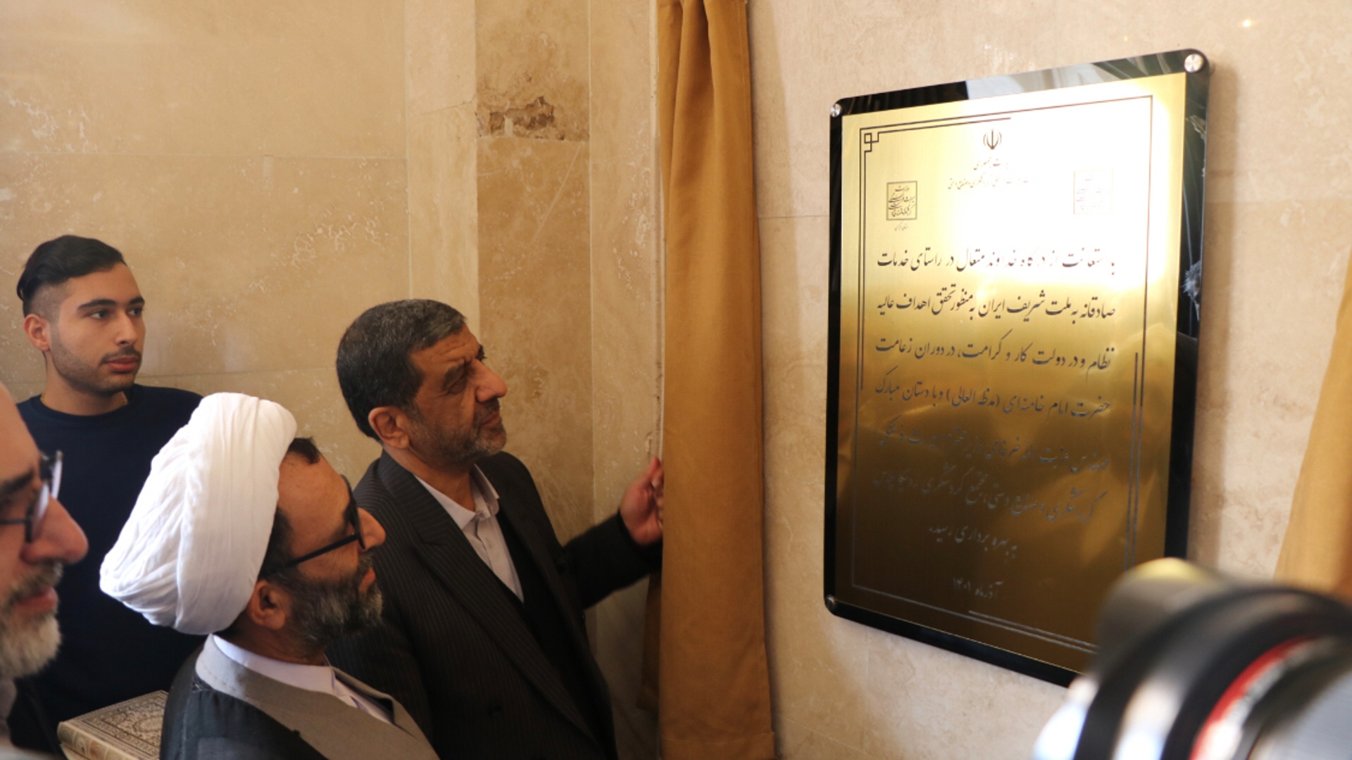 عزت الله ضرغامی وزیر میراث فرهنگی ،. گردشگری و صنایع دستی در شهرستان دلیجان حضور یافت