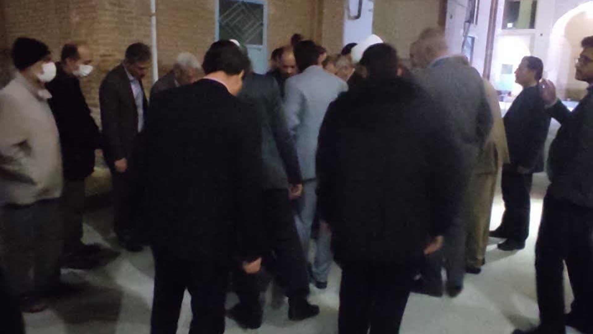 بازدید میدانی استاندار محترم استان مرکزی دکتر مخلص الائمه به همراه نماینده مردم تفرش در مجلس شورای اسلامی، فرماندار شهرستان تفرش وامام جمعه تفرش ،مدیر کل میراث فرهنگی استان از مراحل مرمت وبازسازی امام زاده محمد .
دراین بازدید استاندار محترم ضمن زیارت امامزاده محمد جد مقام معظم رهبری در جریان آخرین وضعیت پیشرفت پروژه قرارگرفتند ودستورات لازم جهت تسریع وتکمیل پروژه را فرمودند.