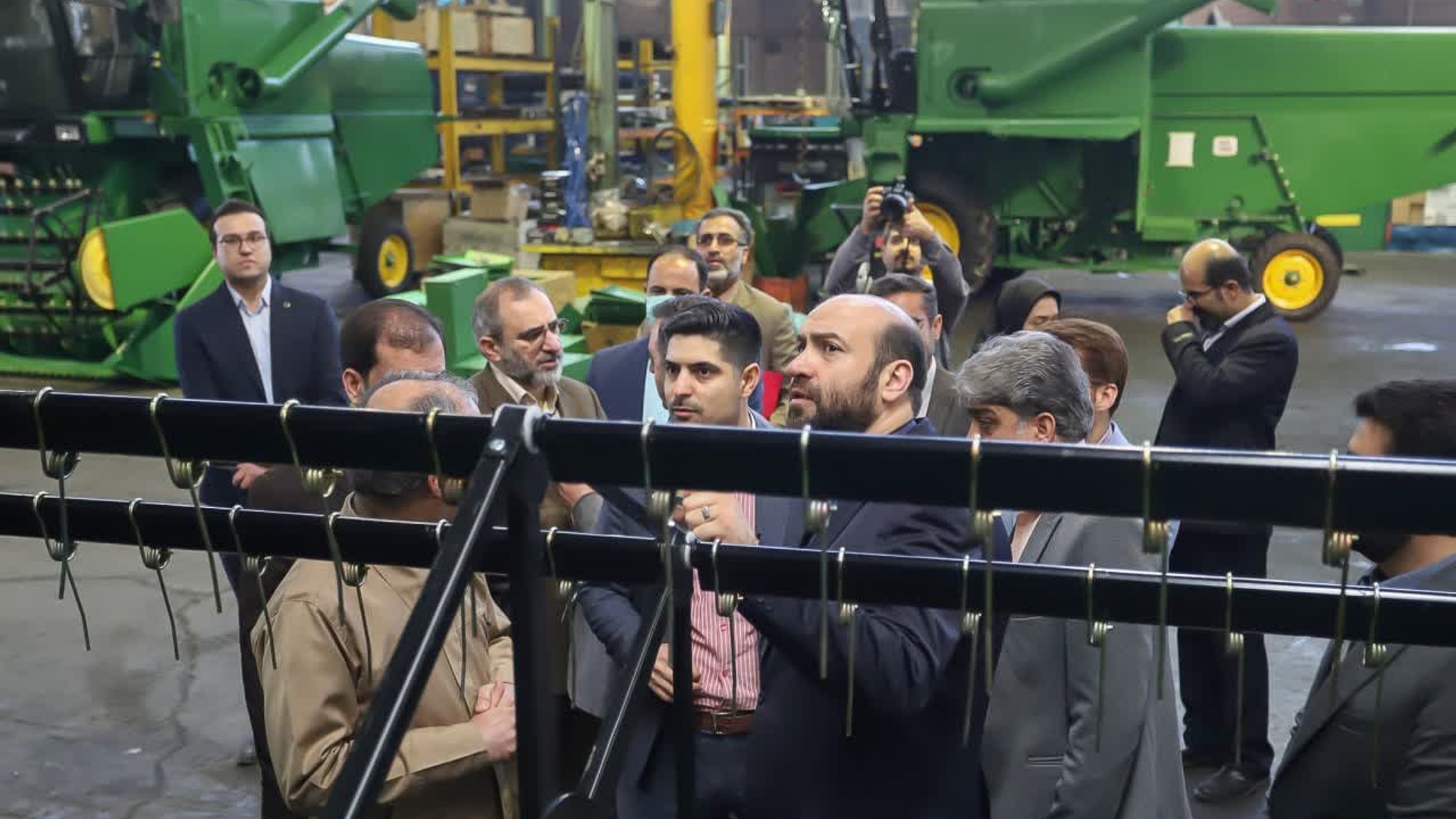 بازدید معاون رئیس جمهور و رئیس سازمان ملی استاندارد ایران، استاندار مرکزی، معاون هماهنگی امور اقتصادی استاندار . سرپرست دفتر هماهنگی امور اقتصادی و جمعی از مسوولین از شرکت کمباین سازی

یکشنبه ۱۳ آذر ۱۴۰۱