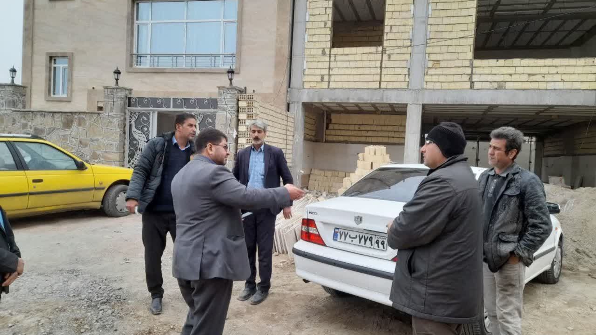 بازدید میدانی محمدرضا رضایی فرماندار شهرستان تفرش و سایر مسئولین از نهضت ملی مسکن فاز ۲ و فاز اول مسکن ملی شهرک امام خمینی شهرستان تفرش.