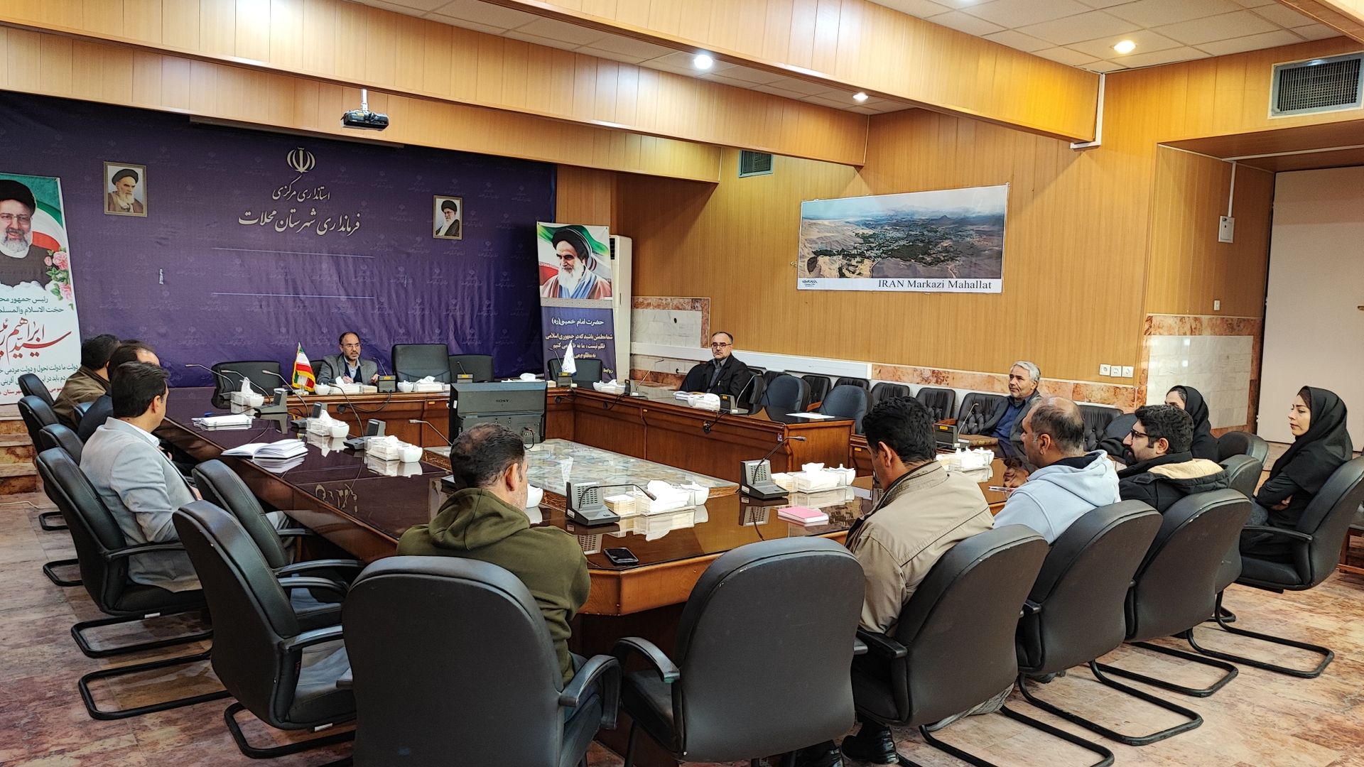 جلسه بررسی مشکلات طرح هادی برخی روستاها