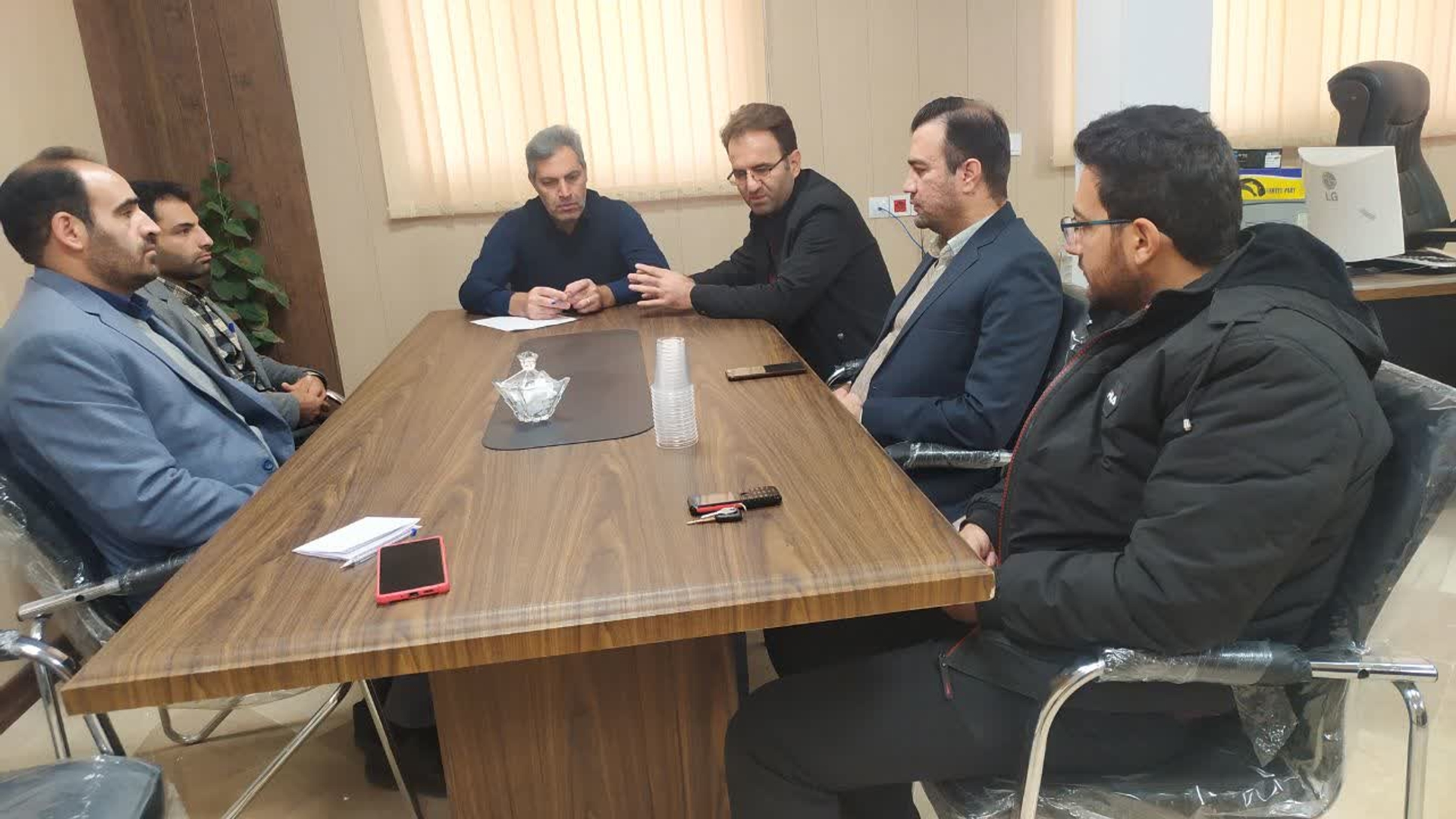 جلسه هماهنگی ساخت المان شهدای گمنام شهر خنجین