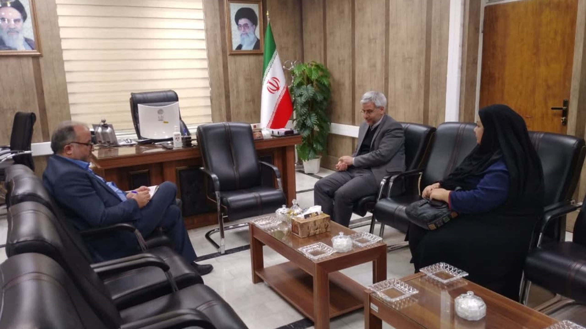 نشست مدیر کل محیط زیست استان با فرماندار شهرستان خمین