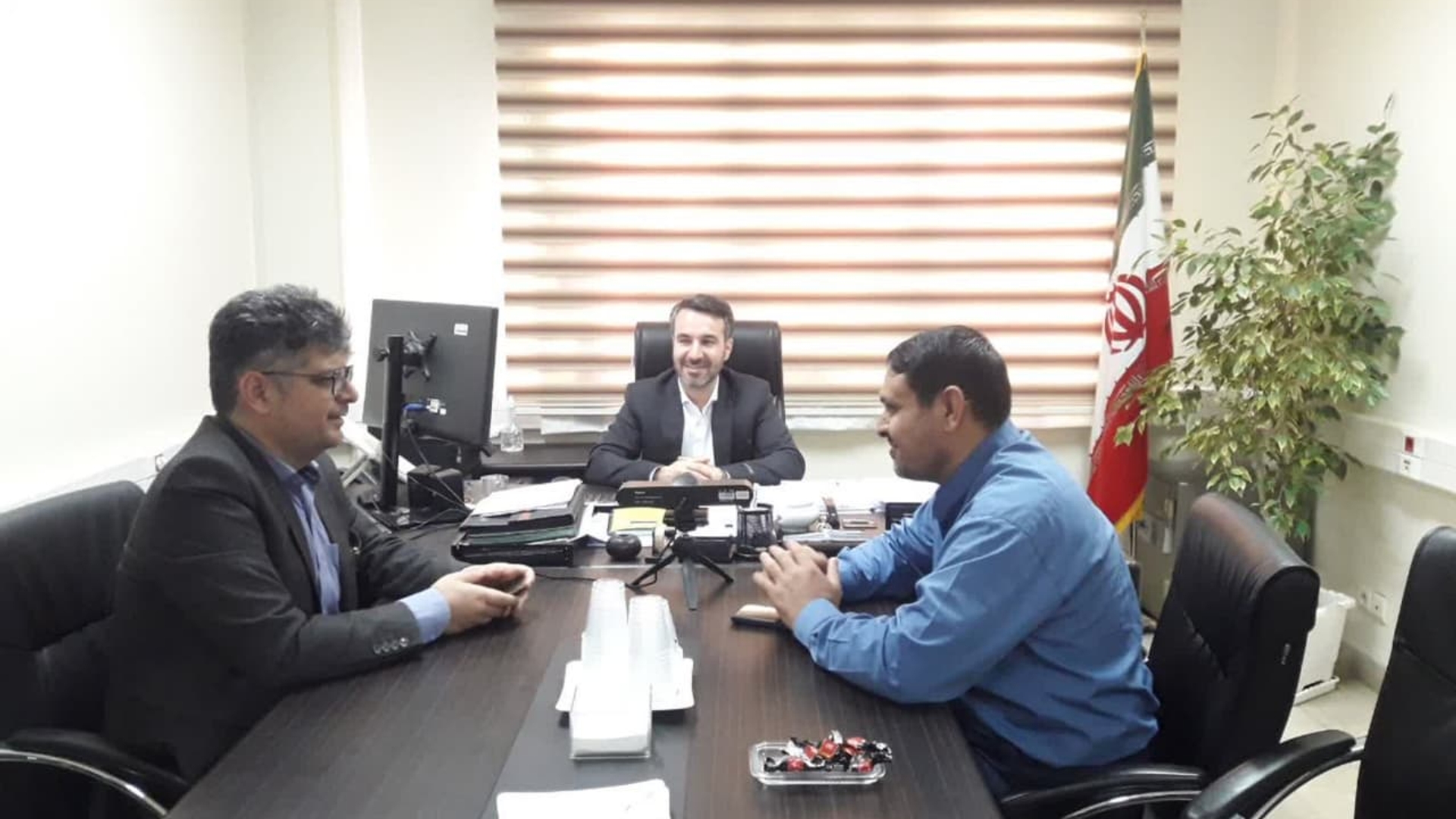 نشست مدیر فناوری اطلاعات، امنیت فضای مجازی و شبکه دولت استانداری با رئیس مرکز آپا دانشگاه اراک