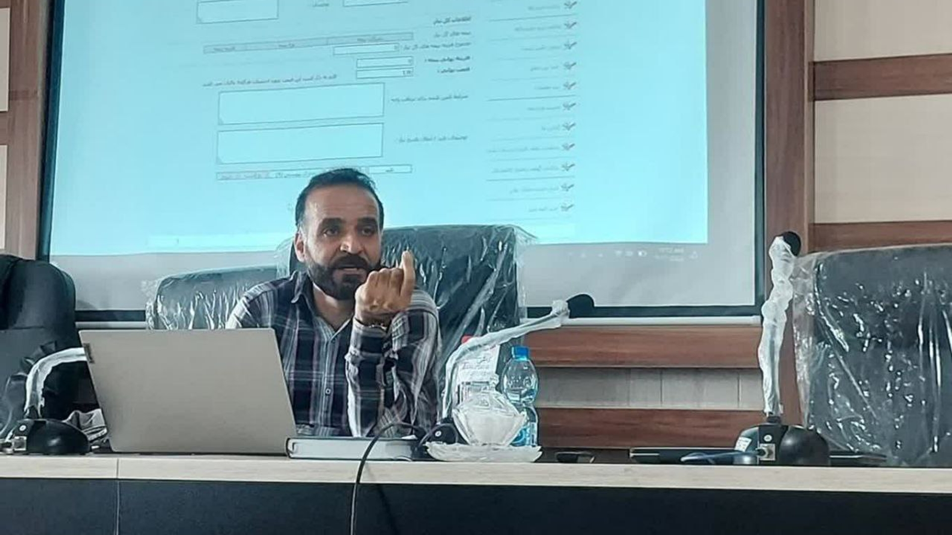 برگزاری کارگاه آموزشی ویژه دهیاران بخش مرکزی شهرستان شازند