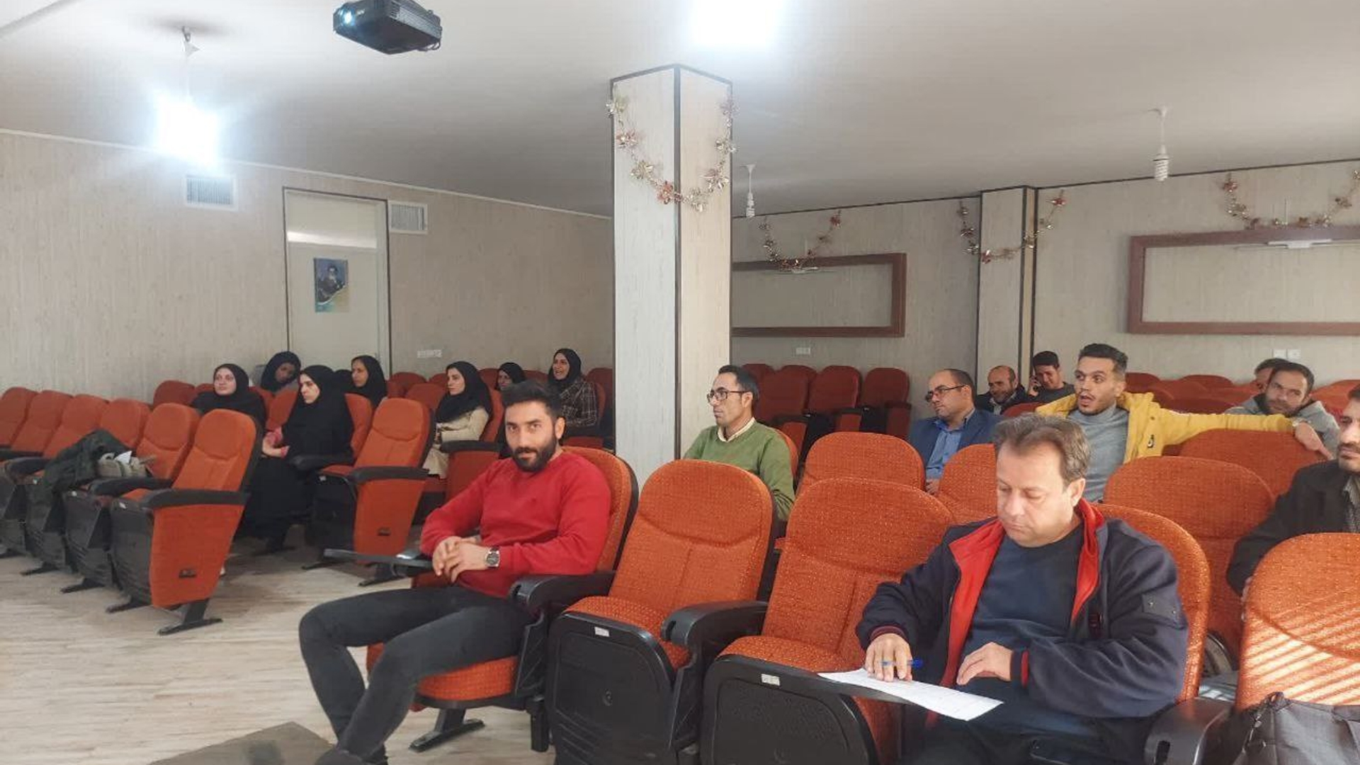 برگزاری شصت و هفتمین کارگاه آموزشی ویژه دهیاران بخش مرکزی شهرستان شازند