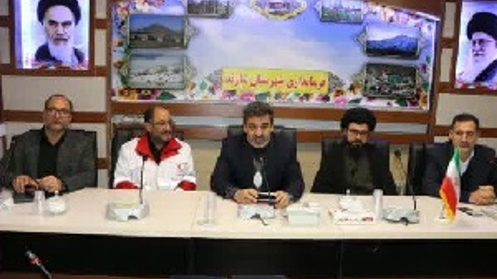 دیدار و نشست فرماندار شهرستان شازند با مدیرعامل جمعیت هلال احمر استان مرکزی