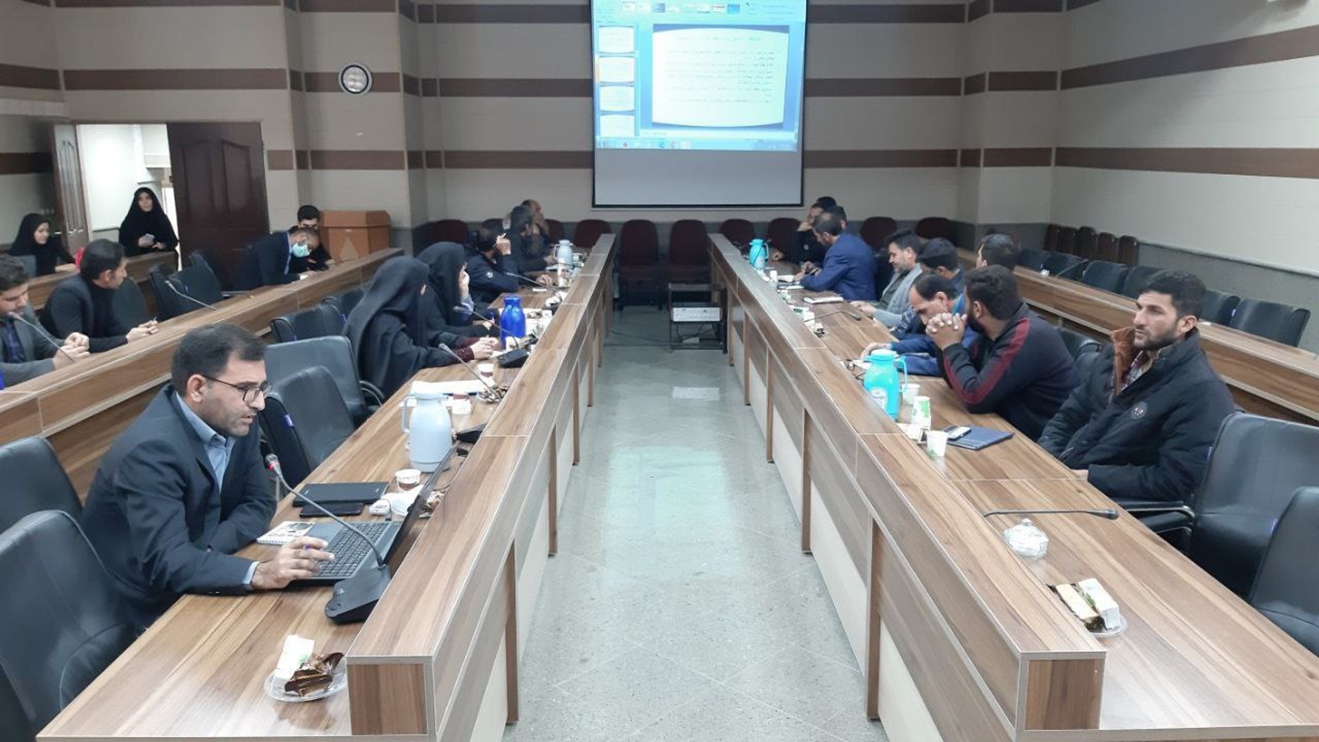 برگزاری گارگاه آموزشی مدیریت بحران در روستاها با موضوع کاهش مخاطرات سیلاب در روستاها و کمک به اجرای طرح زمستانه ویژه دهیاران بخش های مرکزی و میلاجرد شهرستان کمیجان