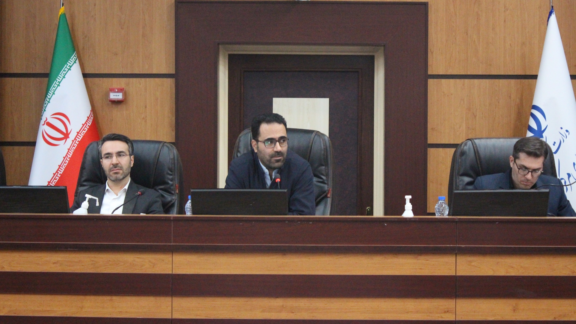 برگزاری دوره آموزشی پدافند سایبری در محل سالن جلسات استانداری