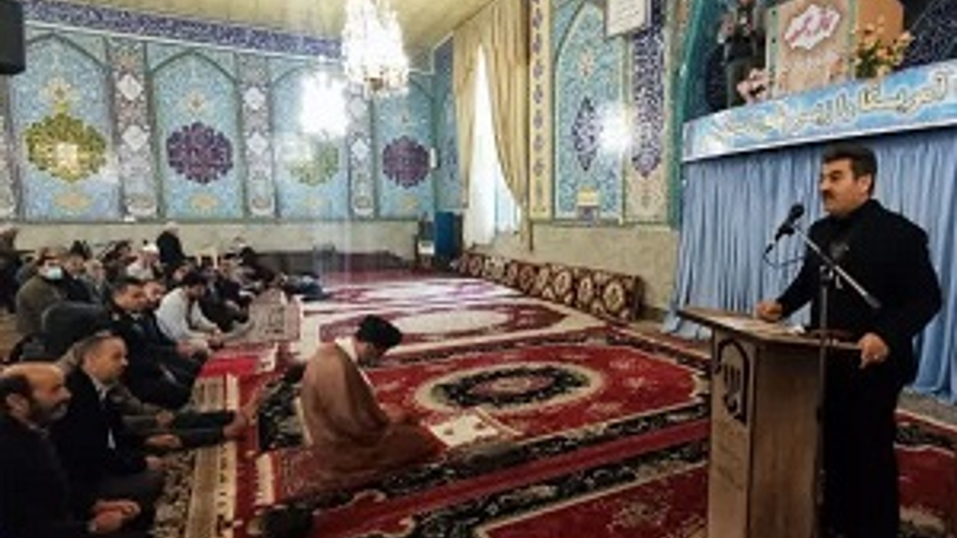 حضور فرماندار شهرستان شازند در نماز عبادی و سیاسی جمعه شهر شازند