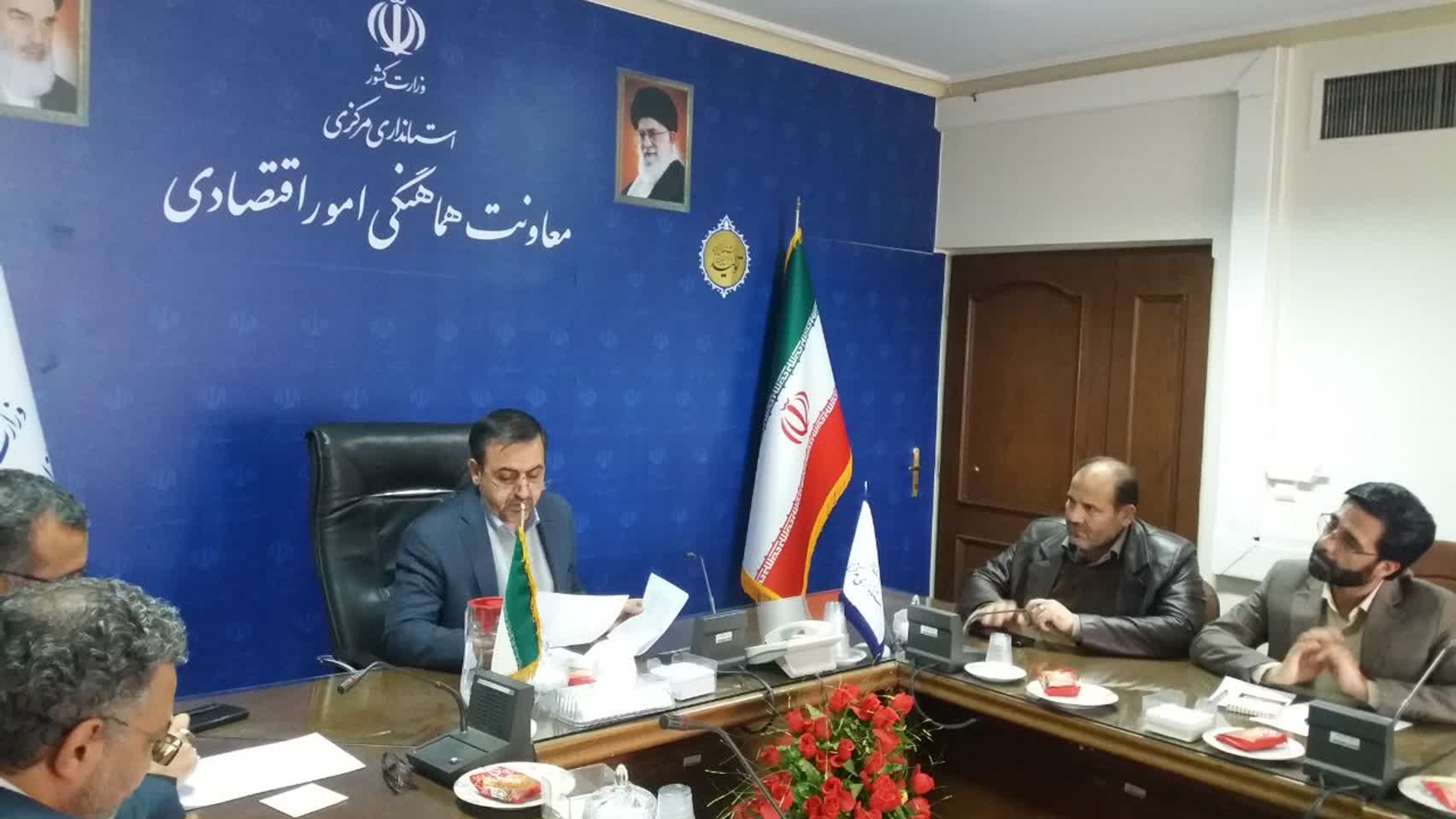 جلسه بررسی دستورالعمل مصرف سوخت در فصل زمستان به ریاست میرزاخانی معاون هماهنگی امور اقتصادی و توسعه منطقه ای استاندار و با حضور گودرزی سرپرست دفتر هماهنگی امور اقتصادی و مدیران مربوطه برگزار شد.
سه شنبه ۲۹ آذر ۱۴۰۱