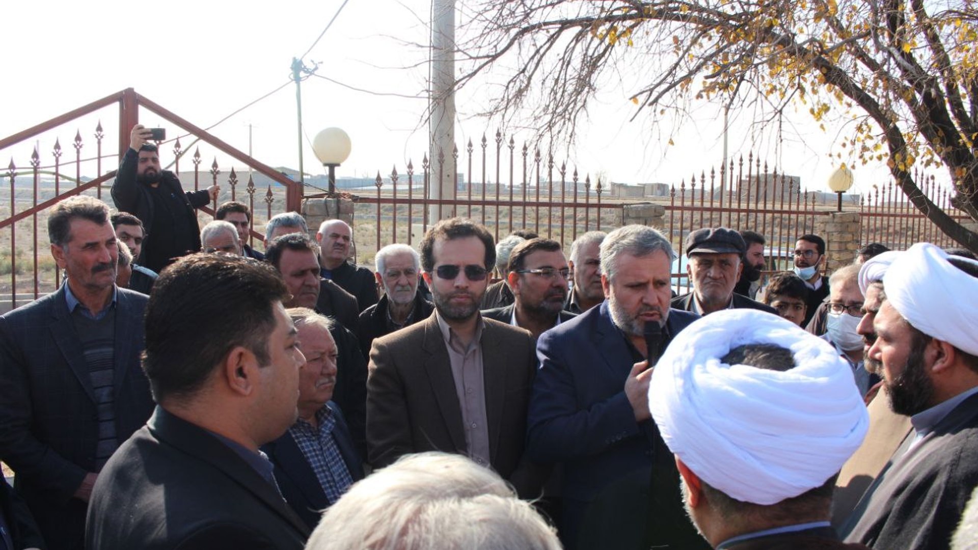 برگزاری همایش دهیاران و شوراهای اسلامی بخش مرکزی شهرستان ساوه و بازدید از روستاهای الوسجرد و محمود آباد