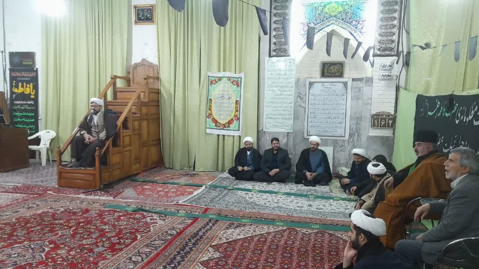 حضور محمدرضا رضایی فرماندار تفرش در مراسم معنوی روضه عزاداری در مسجد حسین خانی به مناسبت شهادت فاطمه زهرا سلام اللَّه علیها