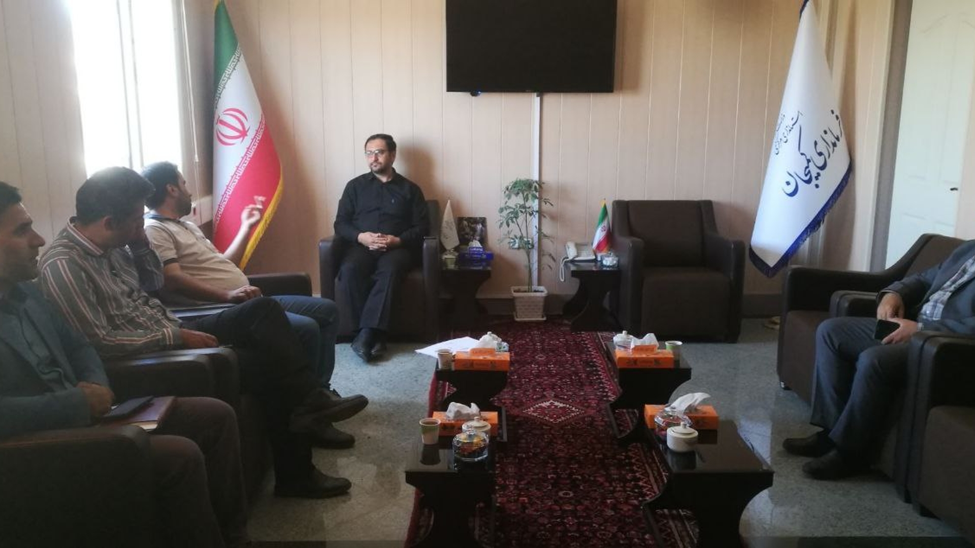 جلسه هماهنگی اجرای پروژه احداث زیرساختهای ناحیه صنعتی میلاجرد با حضور پیمانکار پروژه برگزار گردید.