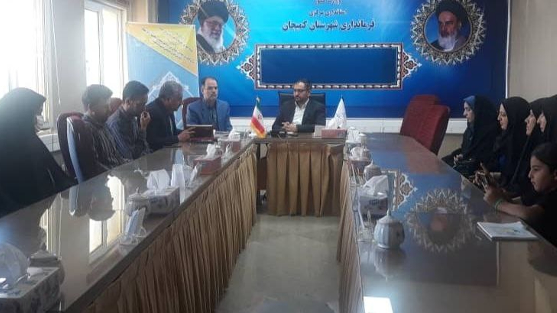 نشست هم اندیشی و بررسی مشکلات سواد آموزی در شهرستان کمیجان و دیدار با مربیان نهضت سواد آموزی شهرستان بمناسبت روز جهانی سواد آموزی