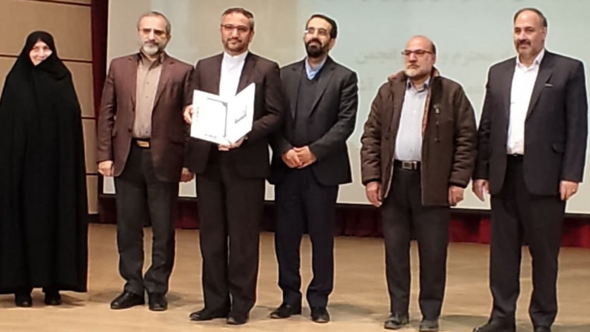 کسب رتبه برتر شهرستان کمیجان در حوزه کتاب و کتابخوانی...