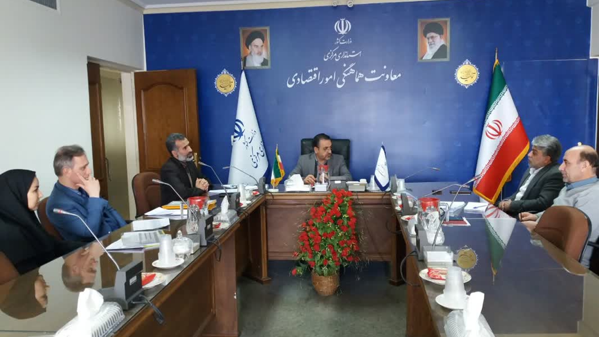 جلسه کارگروه تسهیل و رفع موانع تولید استان به ریاست میرزاخانی معاون هماهنگی امور اقتصادی و توسعه منطقه ای استاندار و با حضور سرپرست دفتر هماهنگی امور اقتصادی و مدیران مربوطه   برگزار شد 
در این جلسه میزان اثربخشی کارگروه تسهیل و رفع موانع تولید بر رفع مشکلات واحدهای تولیدی و صنایع استان مورد بررسی قرار گرفت وتصمیماتی اتخاذ شد.

یک شنبه 11 دی1401