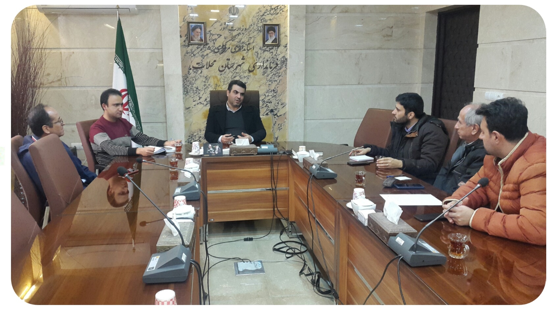 جلسه پیگیری آسفالت دهکده گل