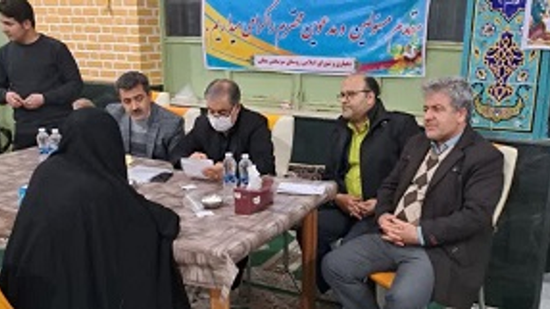 دیدار فرماندار شهرستان شازند و نماینده مردم در مجلس شورای اسلامی با اهالی روستای سرسختی سفلی