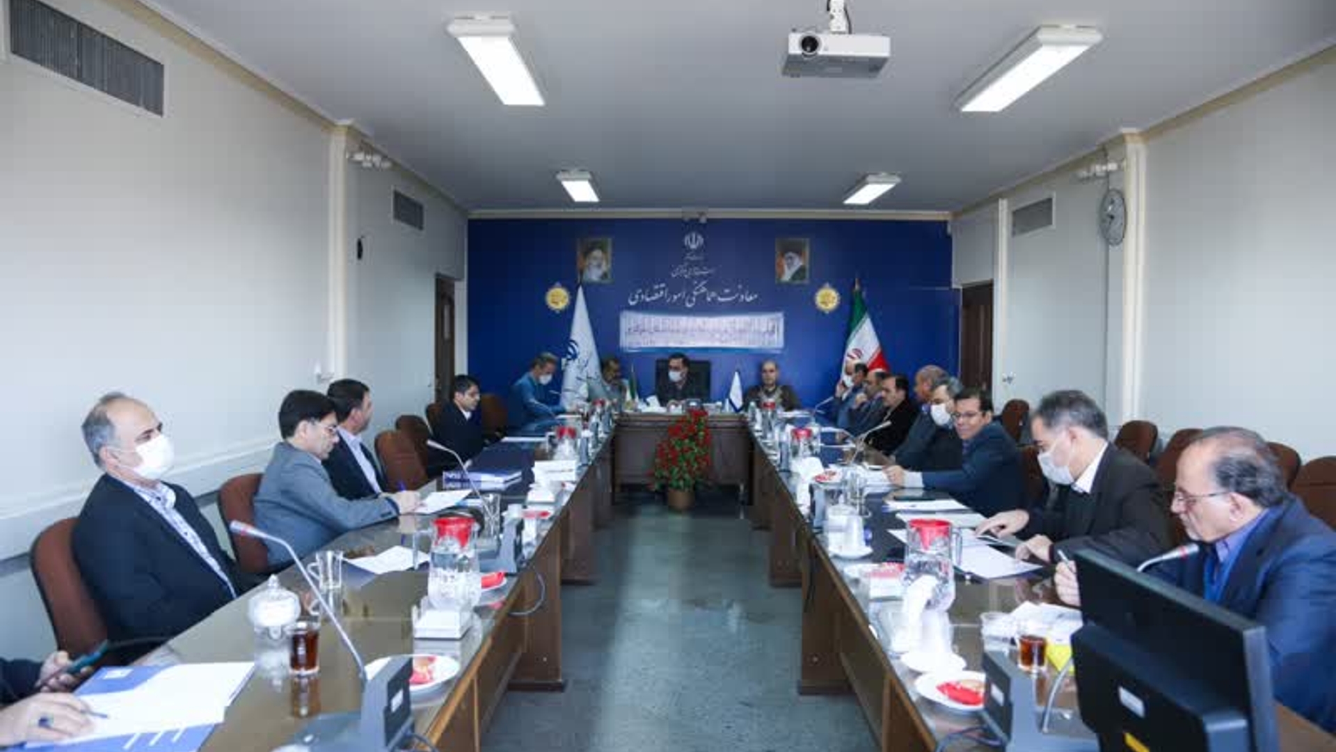 جلسه ستاد تسهیل و رفع موانع تولید  با حضور  معاون هماهنگی امور اقتصادی استانداری مرکزی ،جمعی از مسؤولان مرتبط و تولیدکنندگان برگزار شد.
یکشنبه  ۱۸ دی ۱۴۰۱