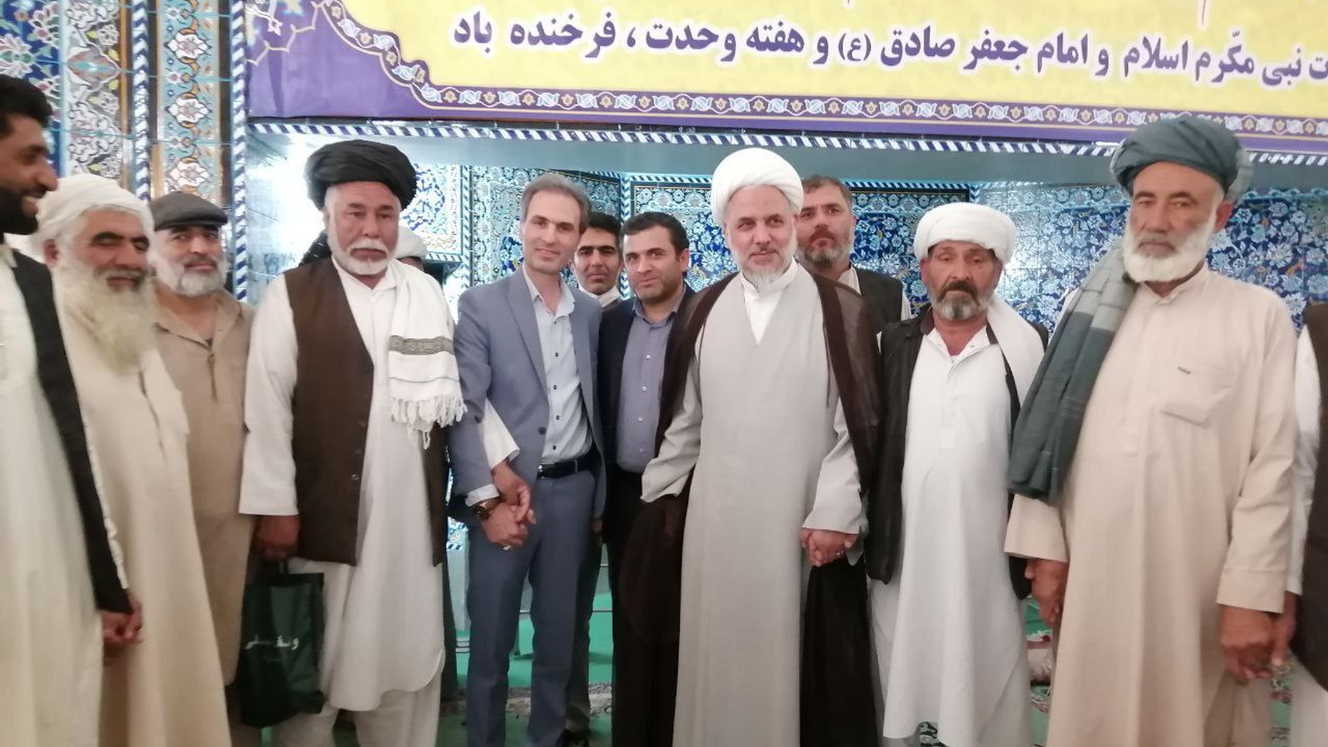 میلاد با سعادت نبی مکرم اسلام و حضور برادران گرامی اهل سنت در نماز جمعه این هفته ساوه به امامت حجت الاسلام رحیمی و با حضور قاسمیان معاون فرماندار و سازنده دادستان و جمعی از مسئولین ، نمازگزاران و مردم عزیز.