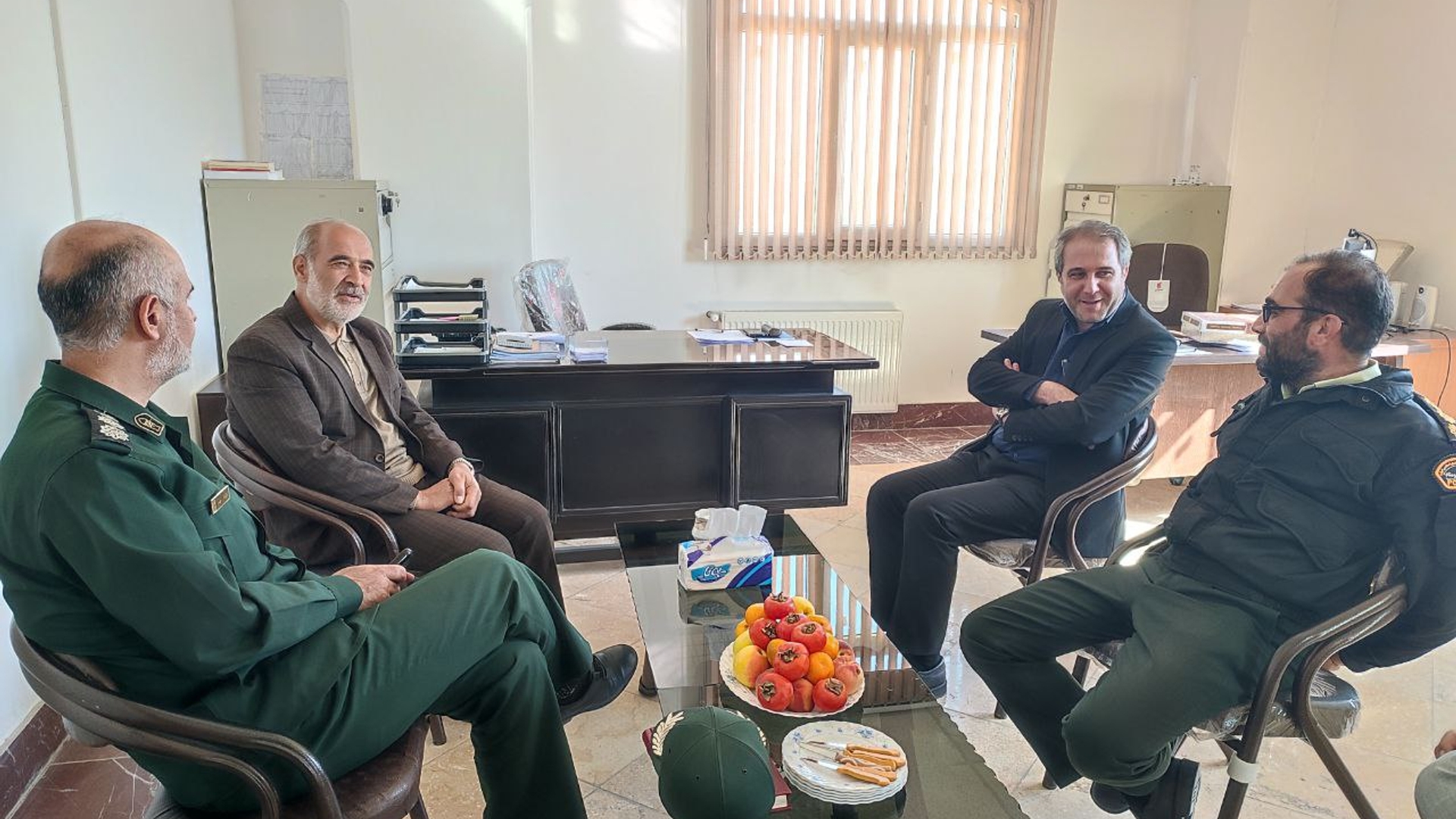 🔷 دیدار مهدی الیاسی معاون استاندار و فرماندار ویژه شهرستان ساوه به همراه اعضای شورای تامین ، با رئیس هیئت نظارت بر انتخابات شهرستان ساوه.