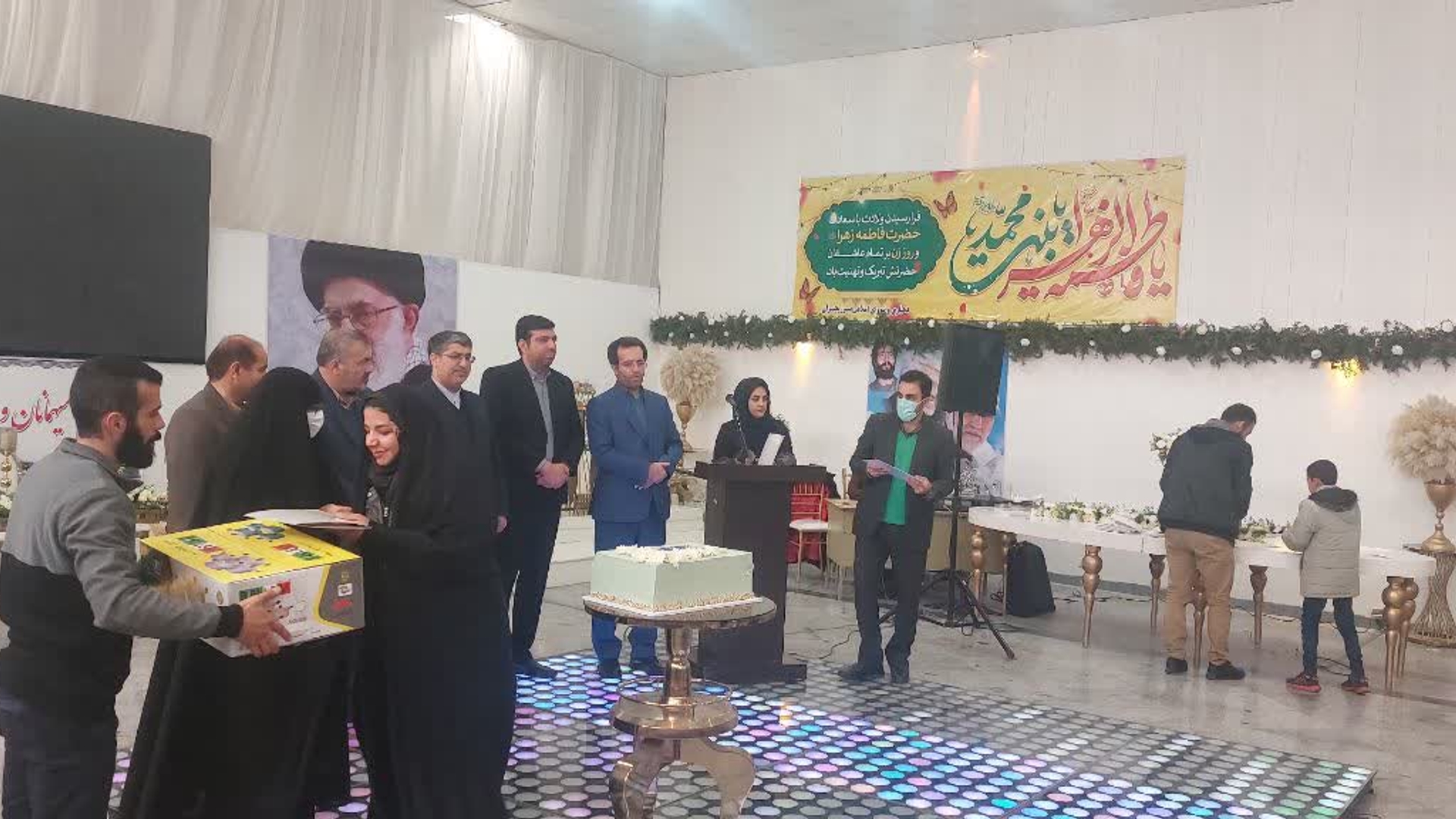 تقدیر از بانوان فعال بخش مرکزی شهرستان اراک به مناسبت روز مادر