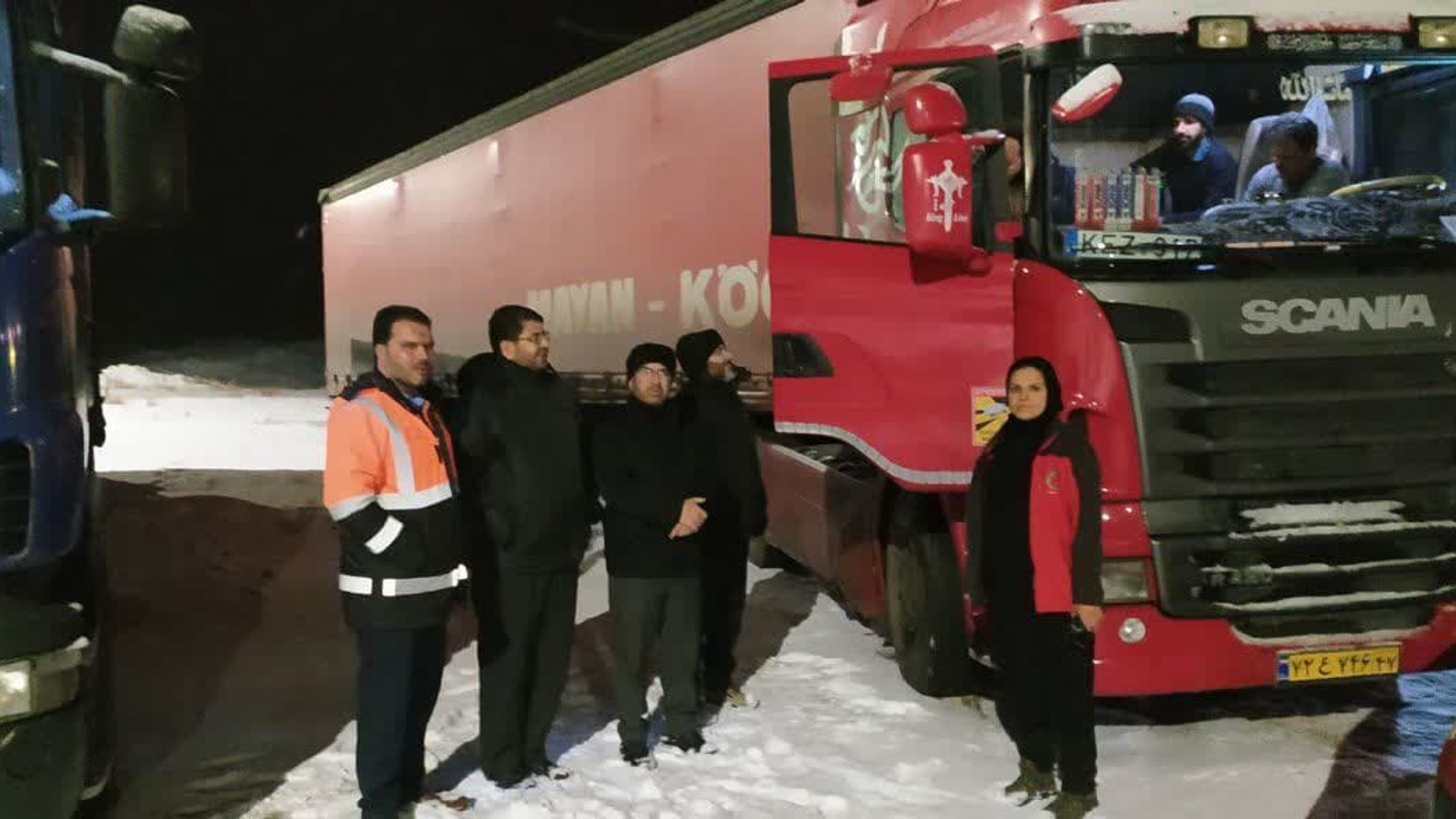 بازدید میدانی فرماندار شهرستان تفرش به همراه فرمانده سپاه، فرمانده نیروی انتظامی، مدیر هلال احمر ،مدیر راهداری شهرستان تفرش از راههای مواصلاتی وگردنه های گیان ونقره کمر شهرستان یک شنبه ۲۵ دی ساعت ۲ بامداد