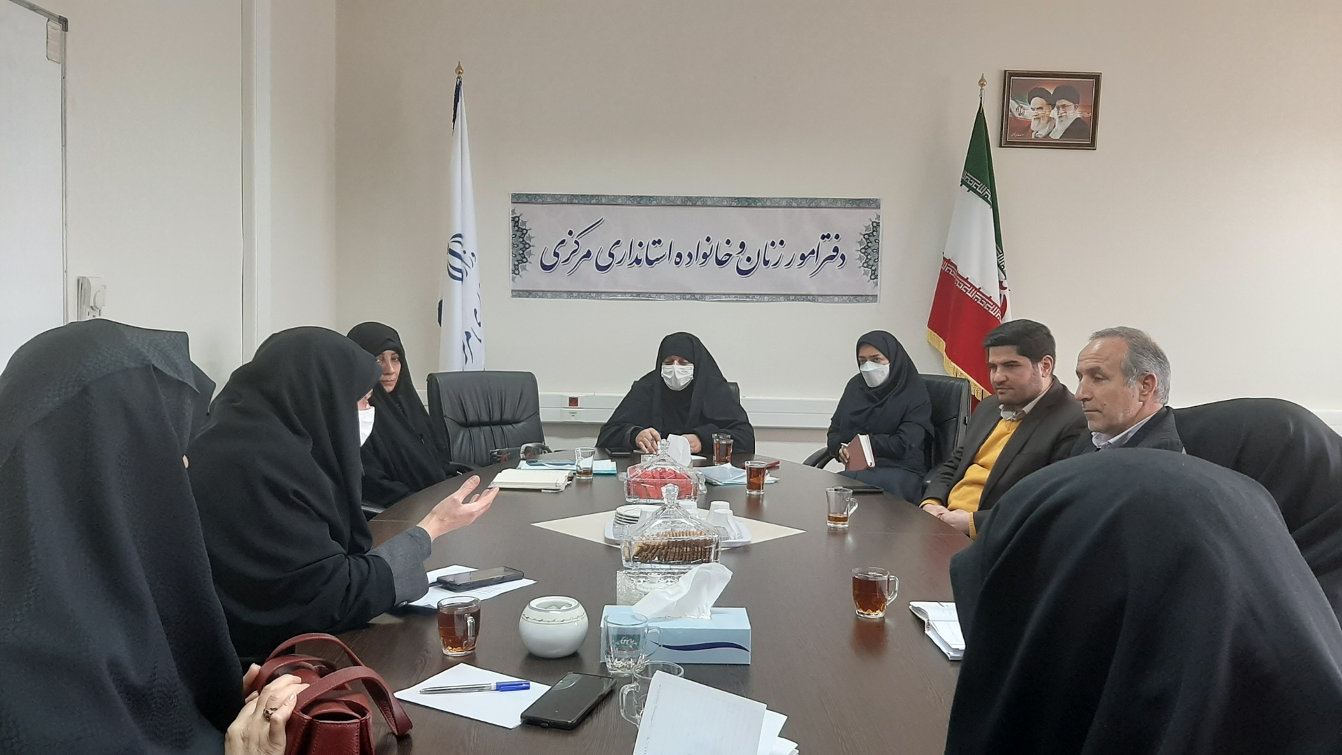 دومین جلسه هماهنگی برگزاری دوره آموزشی کنشگر عفاف و حجاب که در  تاریخ های ١٣و ١٤بهمن ماه درمحل  پردیس زینب کبری ( س) برگزارخواهد شد به ریاست سرکار خانم مفتح زاده مدیر کل بانوان استانداری و دکتر حیدری رئیس دانشگاه فرهنگیان و مسئول پردیس زینب کبری (س) و سایراعضا در محل دفتر اموربانوان برگزار گردید .  ١٤٠١-١٠-٢٦