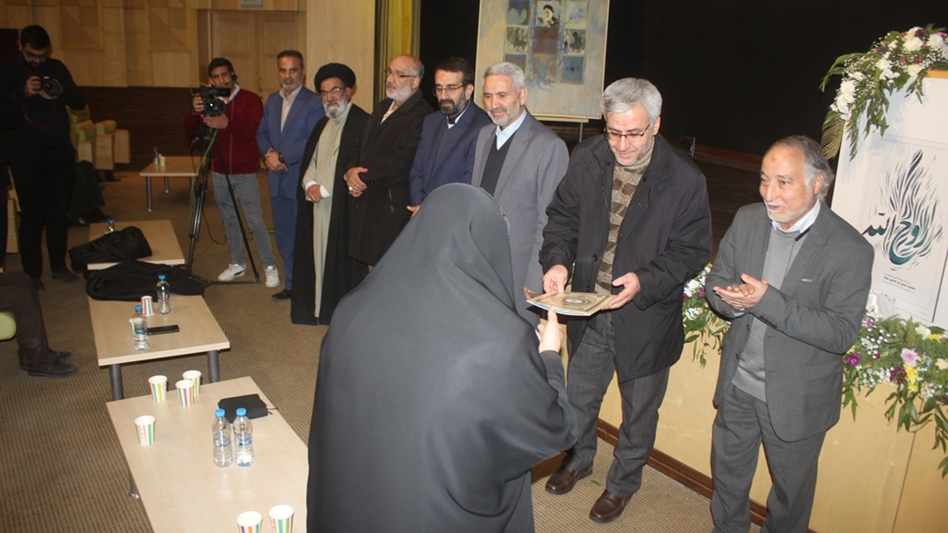 آئین تجلیل از خانواده های معظم شهدای شهرستان خمین برگزار شد