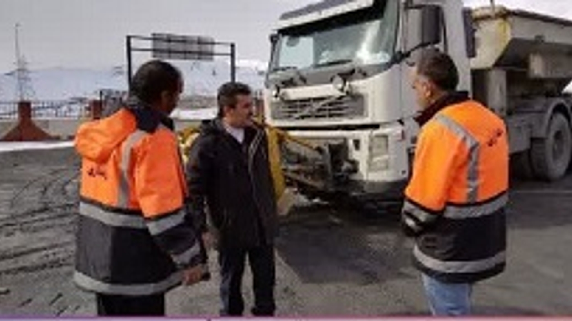 حضور و بازدید فرماندار شهرستان شازند از مراکز راهداری، امداد و نجات و روستاهای بخش قره کهریز