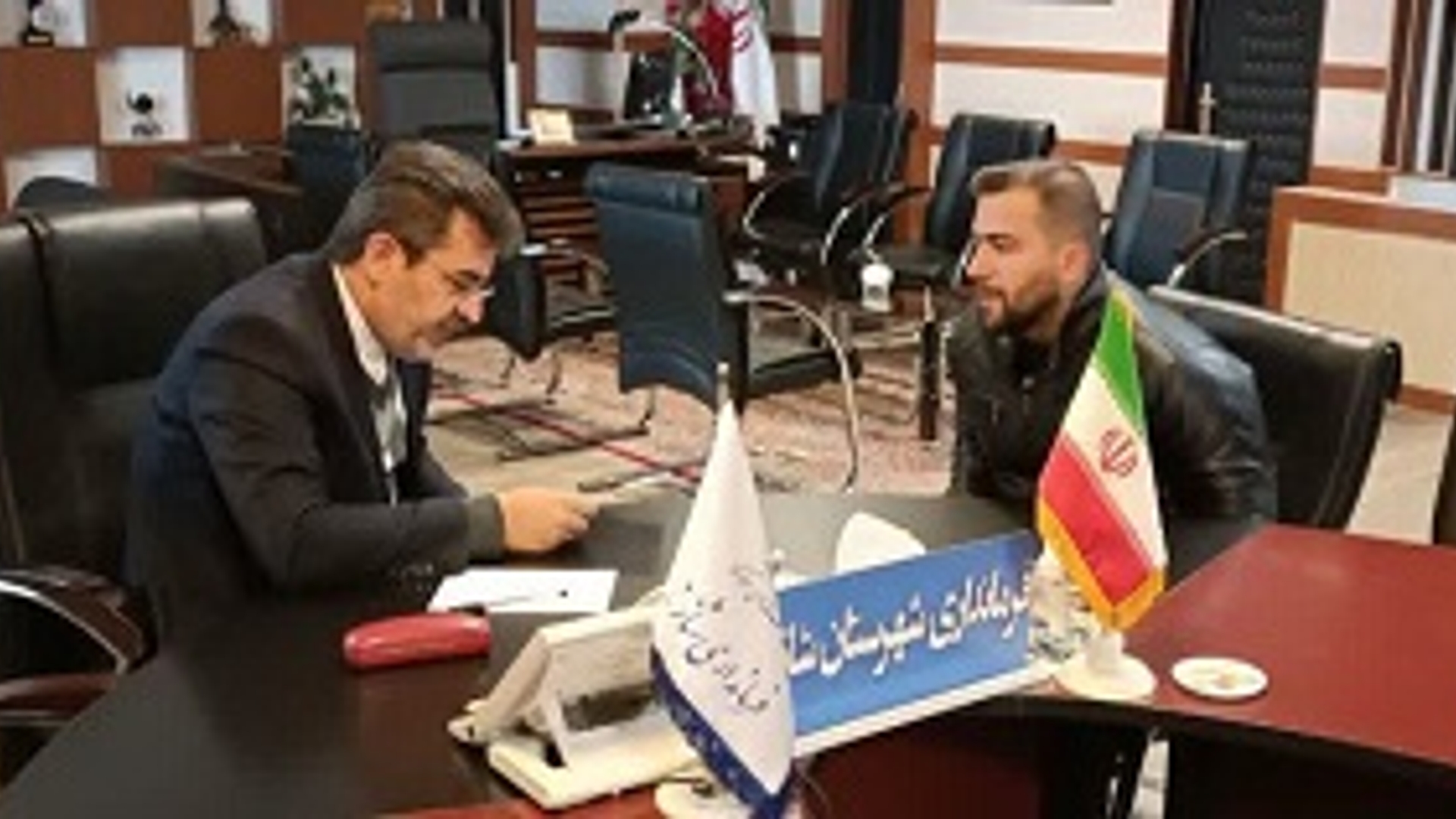 ملاقات مردمی دکتر یحیی رمضانی فرماندار شهرستان در محل دفتر فرماندار برگزار شد.