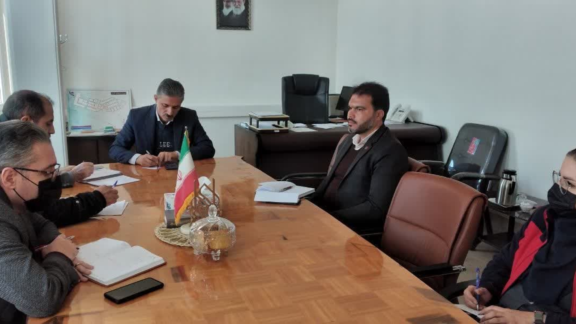 جلسه برنامه ریزی درختکاری در شهرستان بریاست سعید مویدی معاون فرماندار تفرش در فرمانداری تشکیل و برگزار شد.