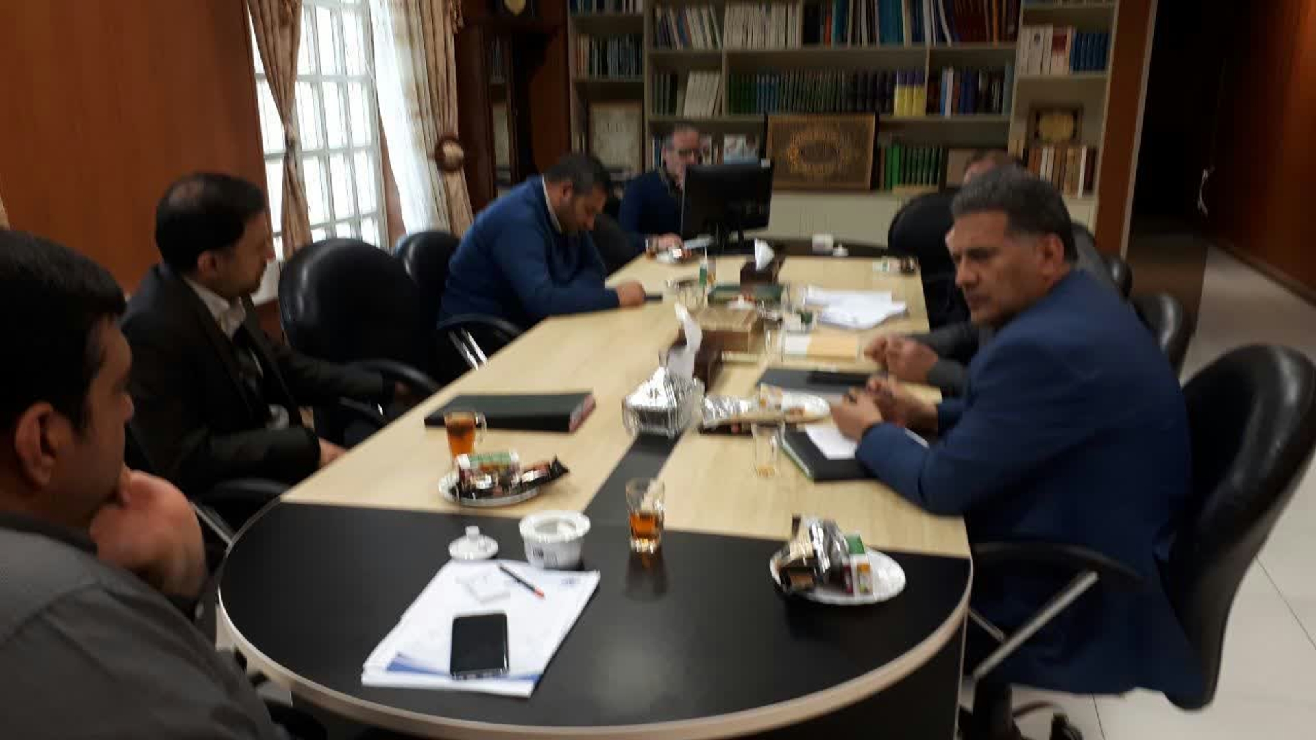 نشست هیات تطبیق مصوبات شوراهای اسلامی برگزار شد

به گزارش پایگاه اطلاع رسانی شهرستان اراک، جلسه هیات تطبیق مصوبات شوراهای اسلامی شهرهای شهرستان  اراک  به ریاست هادی  فرماندار شهرستان اراک و با حضور. رحمتی معاون قضایی استان ومرادی  مدیر کل دفتر امور شهری و شوراهای اسلامی استانداری مرکزی ، نماینده استان  در شورای عالی استان ها ،  و دبیر جلسه برگزار گردید

دراین جلسه دبیر هیات تطبیق مصوبات شوراهای اسلامی شهرستان موارد مصوبات شوراهای اسلامی کلانشهر اراک و شهرهای کارچان ،داودآباد و ساروق را مطرح و توضیحات لازم را ارائه نمود.
که پس از تبادل نظر اعضای کمیته تصمیمات لازم برابر مقررات اتخاذ گردید.



روابط عمومی فرمانداری  شهرستان اراک