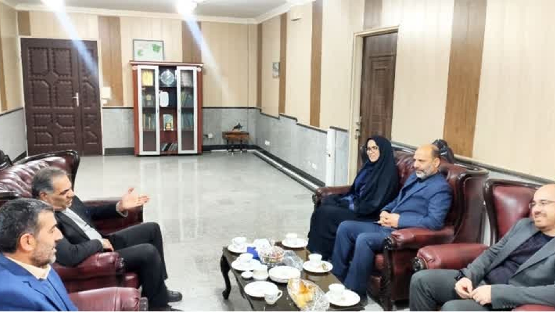 نشست سرپرست محترم فرمانداری با مدیرکل کانون پرورش فکری کودکان و نوجوانان